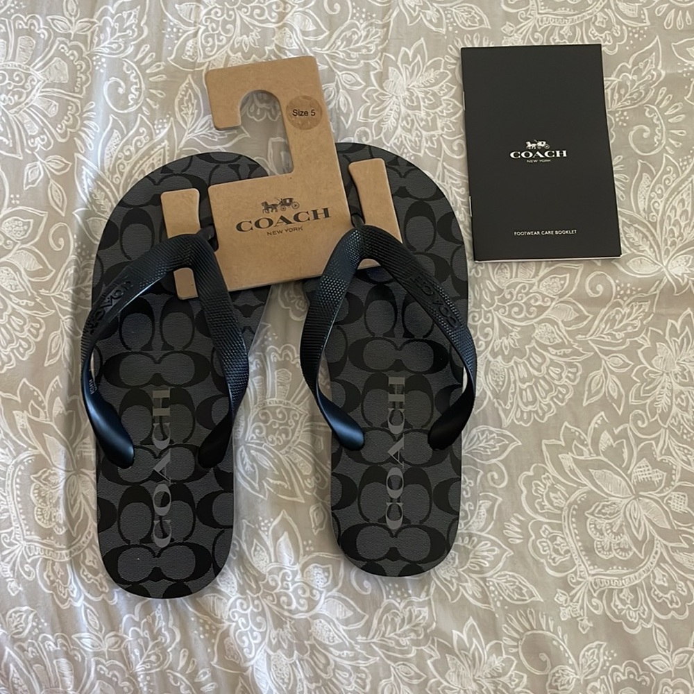 COACH NWT WOMENS Flip Flops